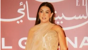 عمرو يوسف يبرز جمال زوجته كندة علوش في حفل افتتاح مهرجان ال