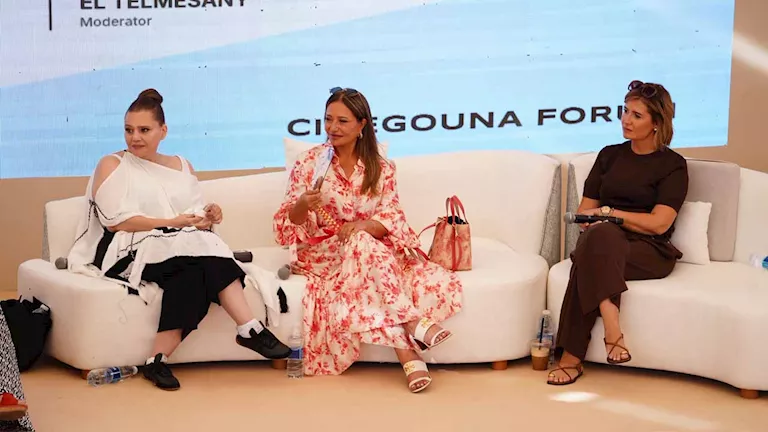 نجوم الفن يتألقون في ريد كاربت مهرجان الجونة السينمائي