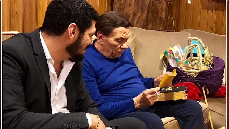 محمد رمضان يعلق على صورة باسم سمرة مع عادل إمام ويتحدث عن التعاون الفني