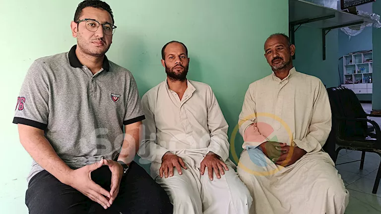 أهالي ضحايا بني مزار يعلقون على مسلسل “القصة الكاملة” بعد 21 عامًا