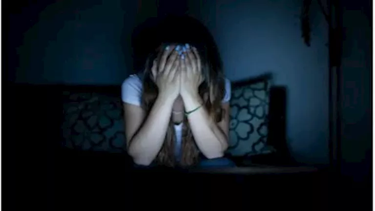 محاولة ابتزاز سيدة في مدينة نصر بعد شراء عامل لهاتفها الشخصي