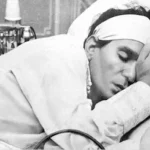 حسين كمال يكشف تفاصيل مشهد عبدالحليم حافظ بالمايوه في مسلسل أبي فوق الشجرة