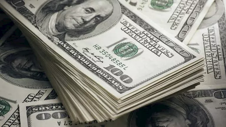 دراسة تكشف أسباب اقتراب الدولار إلى 54 جنيهًا وتوقعاته حتى نهاية 2026