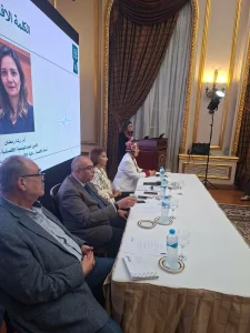 دراسة اقتصادية توصي بالادخار بالجنيه بدلاً من الدولار والذهب