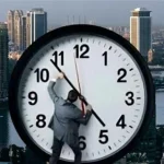 بدء العمل بالتوقيت الشتوي في مصر يوم الجمعة مع تقديم الساعة 60 دقيقة