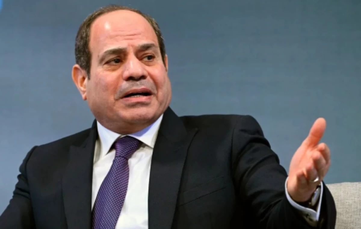 الرئيس السيسي يوضح أسباب إزالة مقابر مصر القديمة ويطلب حضور الإعلام لتوثيق الإجراءات