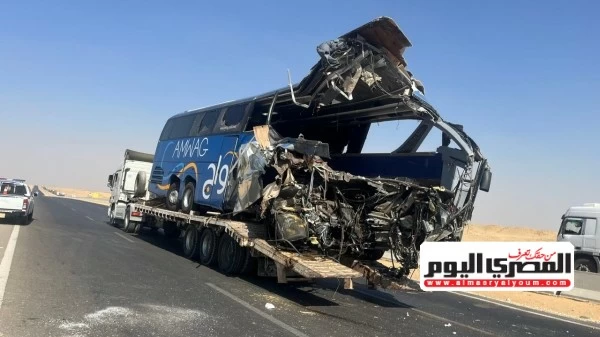 المصري اليوم ترصد انتشال ضحايا حادث أسيوط الغربي والمشاهدة تكشف حركة سائق التريلا