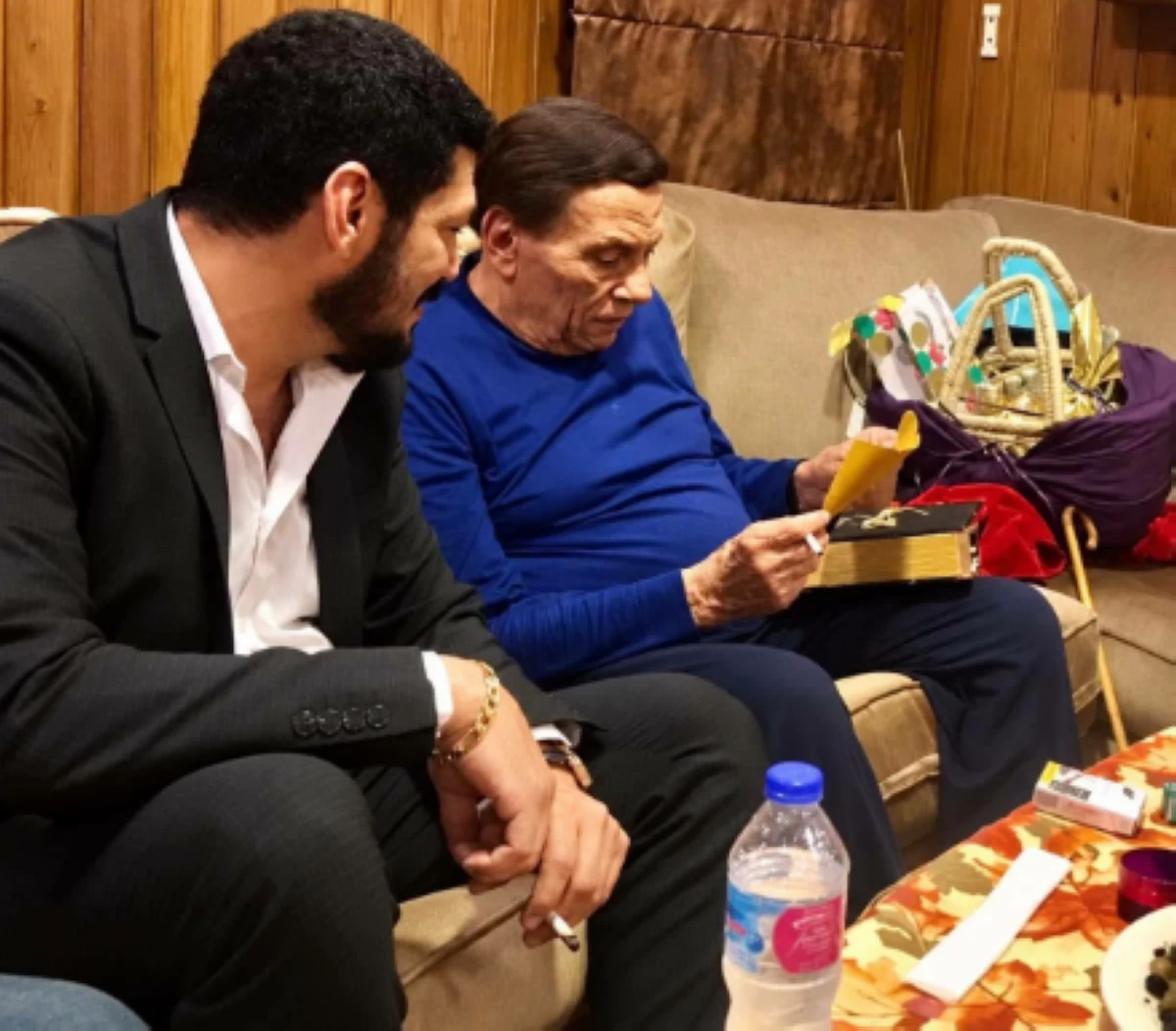 صورة نادرة لعادل إمام وباسم سمرة تتصدر الترند وتثير جدلاً حول أحدث ظهور للزعيم