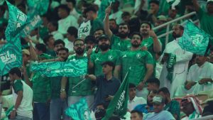 رد فعل الجماهير السعودية تجاه لاعبي قطر بعد مباراة المنتخبين