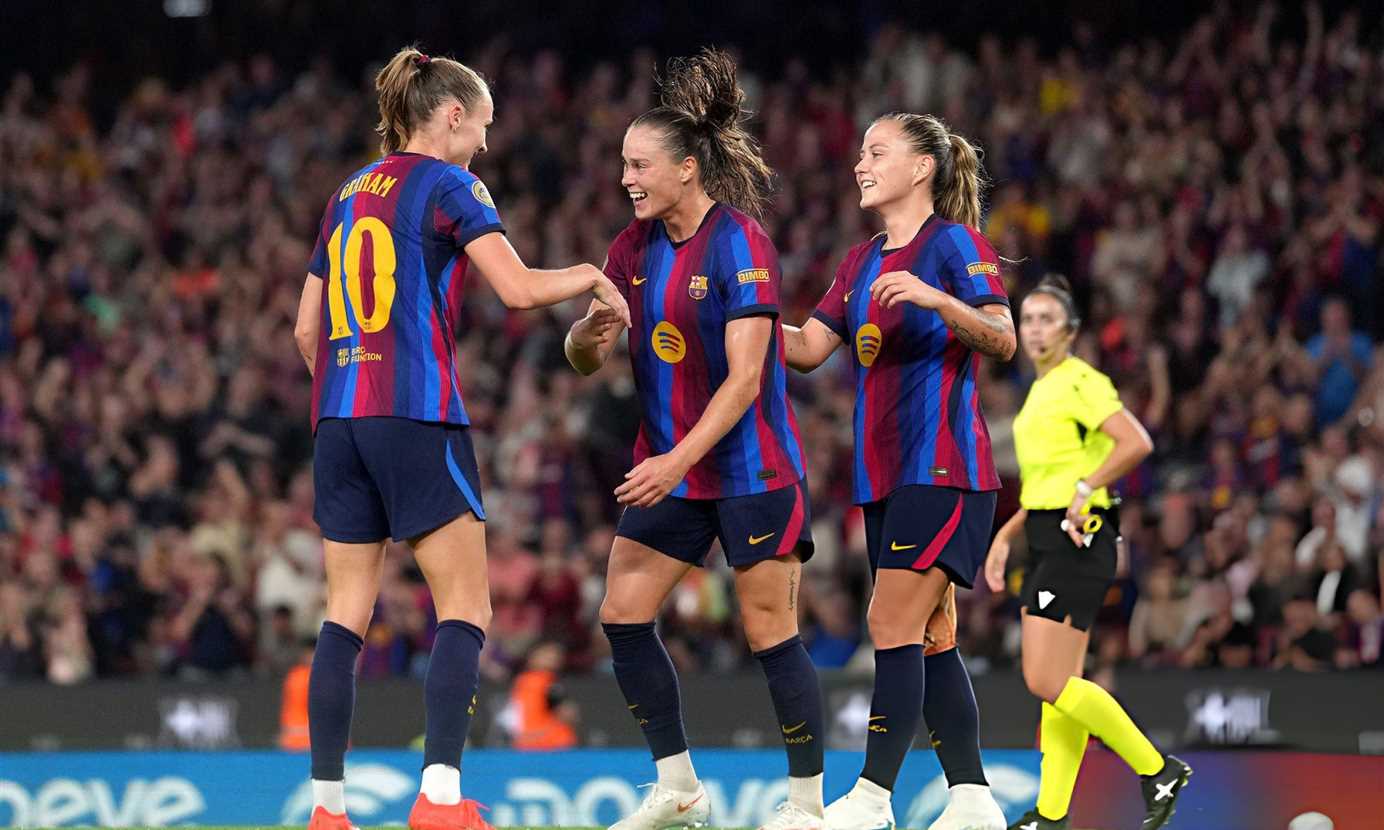 برشلونة يحقق فوزًا كبيرًا بسداسية في كلاسيكو كرة القدم النسائية ضد ريال مدريد