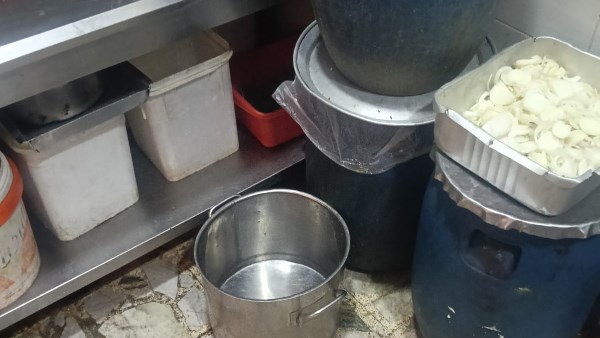 غلق وتشميع 3 فروع مطعم بالإسكندرية بعد رصد حالات تسمم