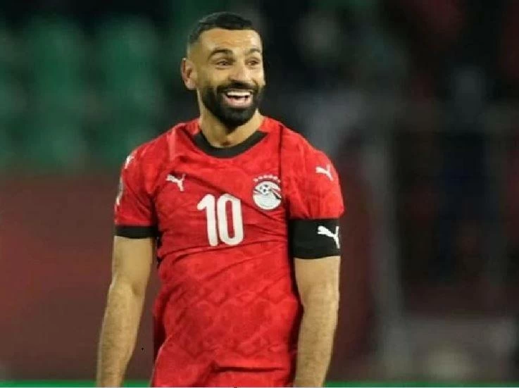 أحمد حسن ينتقد محمد صلاح بسبب ترك المعسكر قبل المباراة