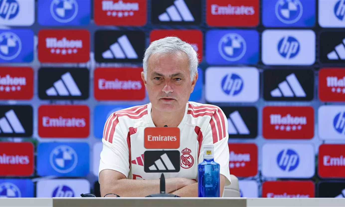 مورينيو يشيد بلاعبي ريال مدريد ويؤكد أن الأزمات الكبرى لم تكفِ لإرضاء الجماهير